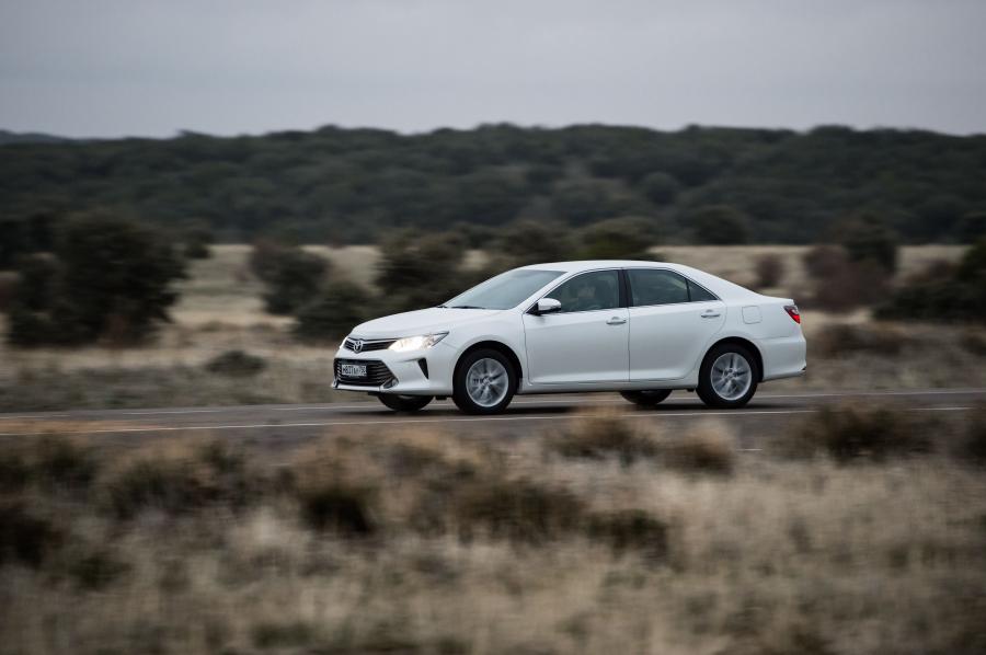  Toyota Camry 2014 года  (CIS) (фото 18 из 41)
